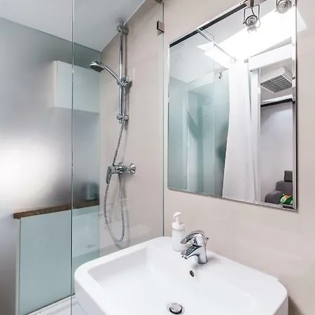 Apartment Studio Czerwonego Krzyza 4 By Cherry House